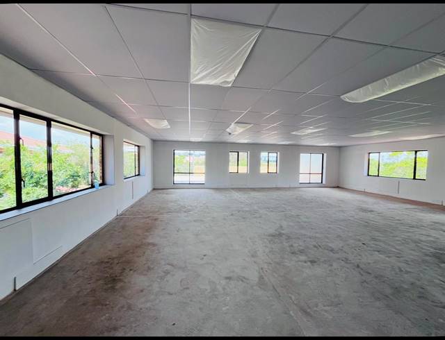 1,460M² OFFICE TO LET IN VORNA VALLEY